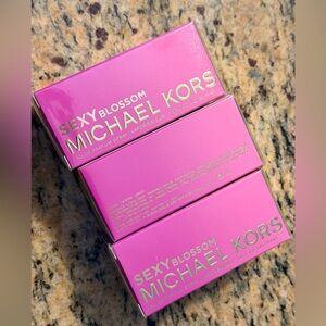 MICHAEL KORS
Sexy Blossom Eau De Parfum, 1 oz.
Price Firm